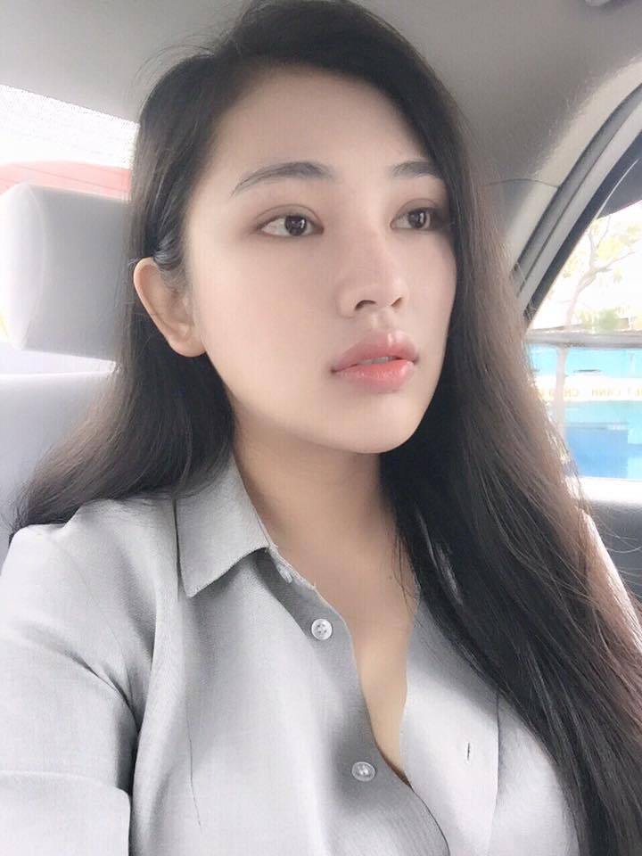 女m跪下伺候女s